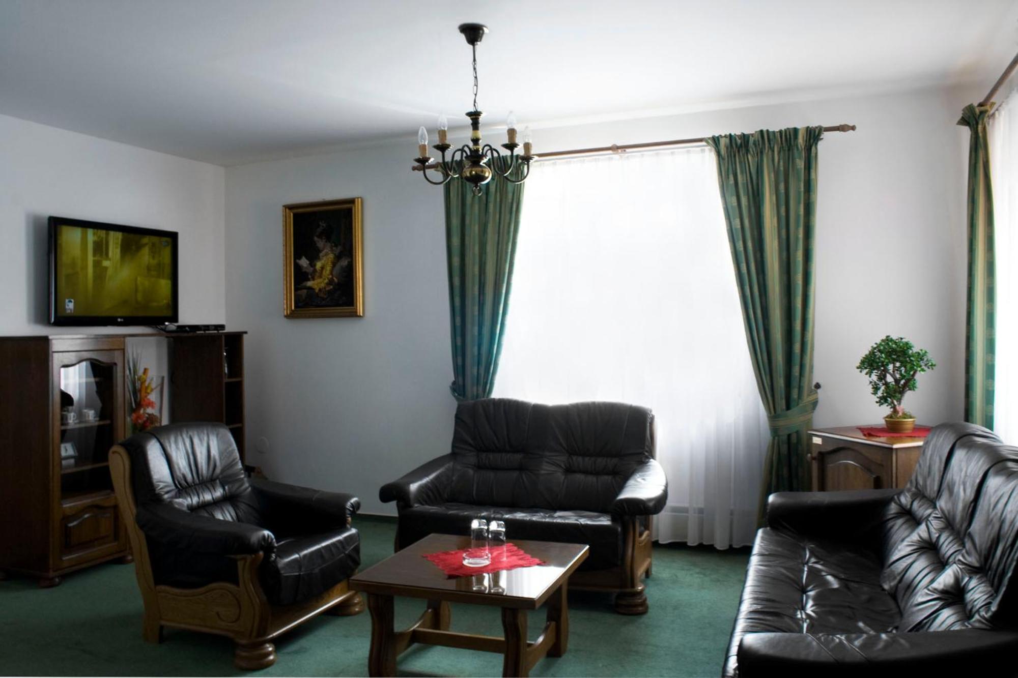 Hotel Zamecek Pod Hradem Stary Jicin 111 ภายนอก รูปภาพ