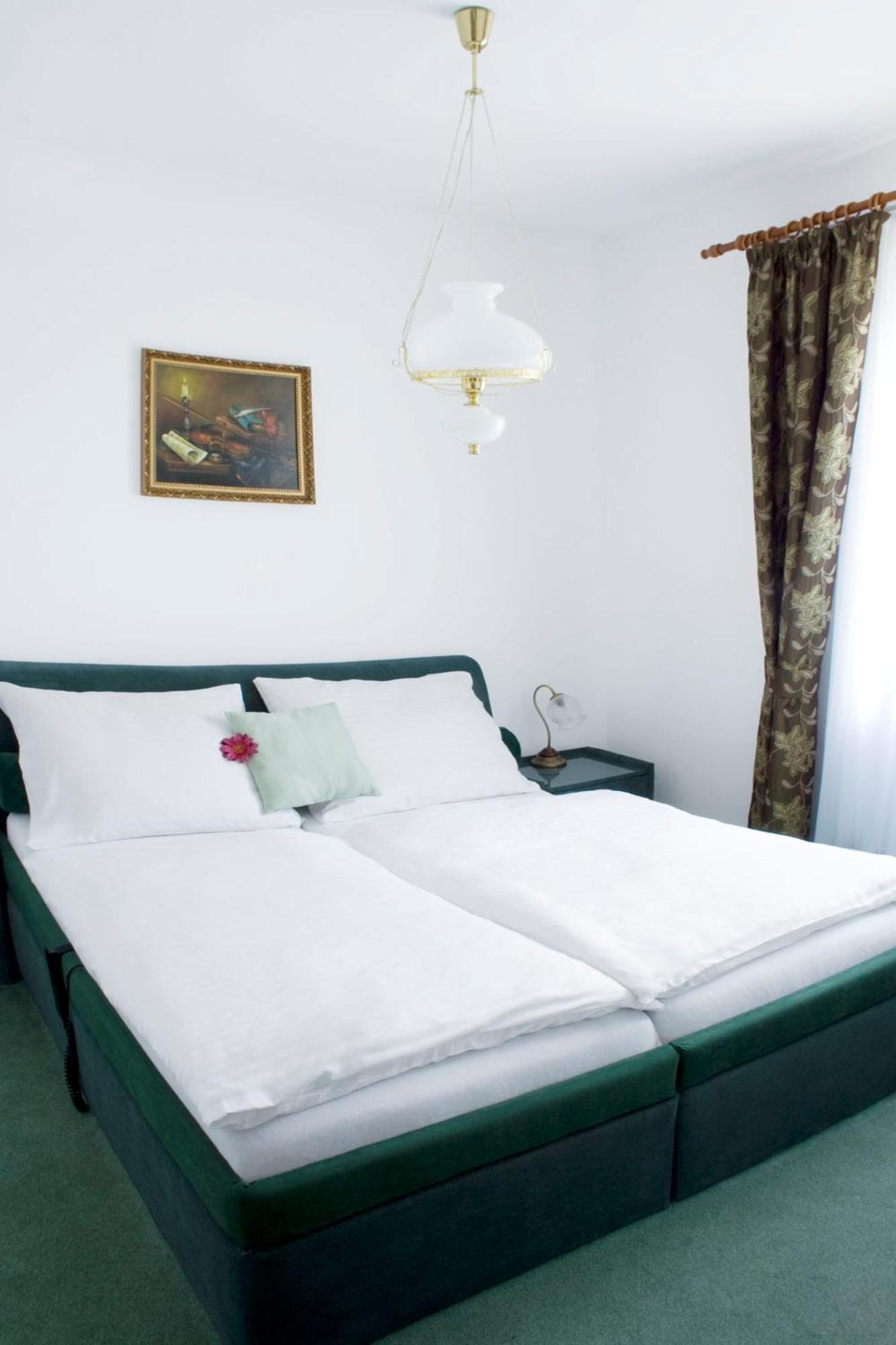 Hotel Zamecek Pod Hradem Stary Jicin 111 ภายนอก รูปภาพ