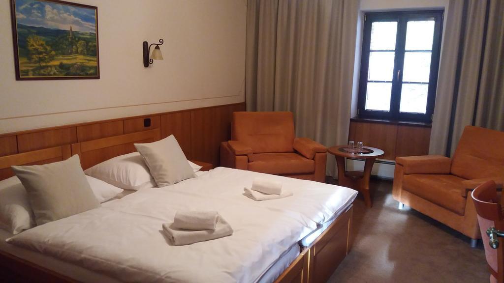 Hotel Zamecek Pod Hradem Stary Jicin 111 ภายนอก รูปภาพ