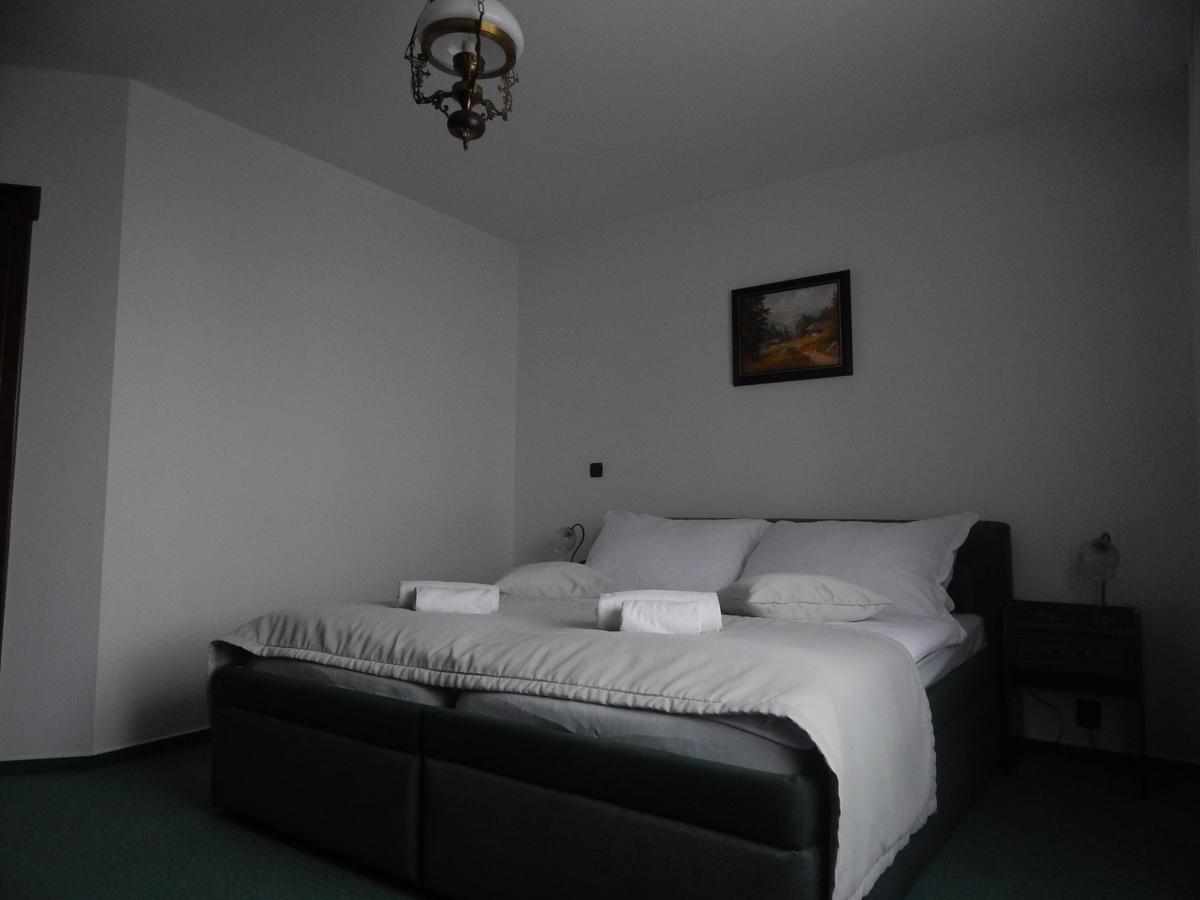 Hotel Zamecek Pod Hradem Stary Jicin 111 ภายนอก รูปภาพ